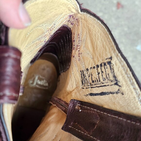 Justin Cowboy Boots - Mens Size 9 D - Picture 7 of 7